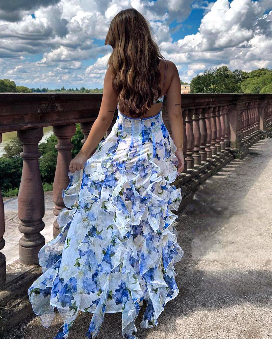 Uri | Vestido Midi Floral con Olanes